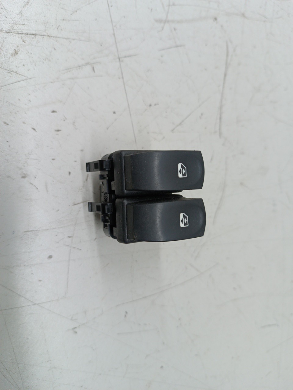 Comutador de vidro frente esquerdo RENAULT CLIO III (BR0/1, CR0/1) | 05 - 