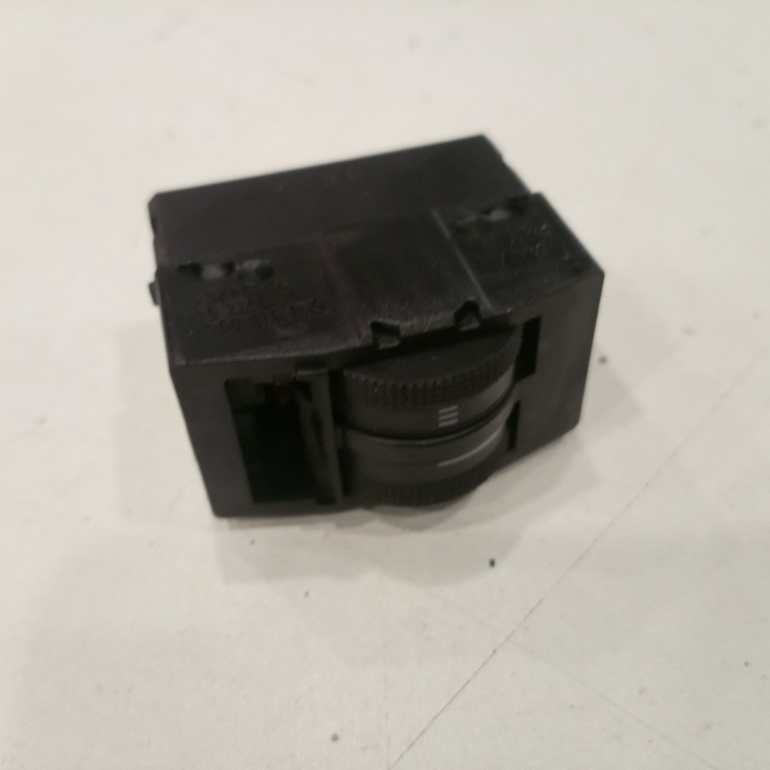 Regulador de luzes SEAT IBIZA III (6K1) | 99 - 02 Imagem-1