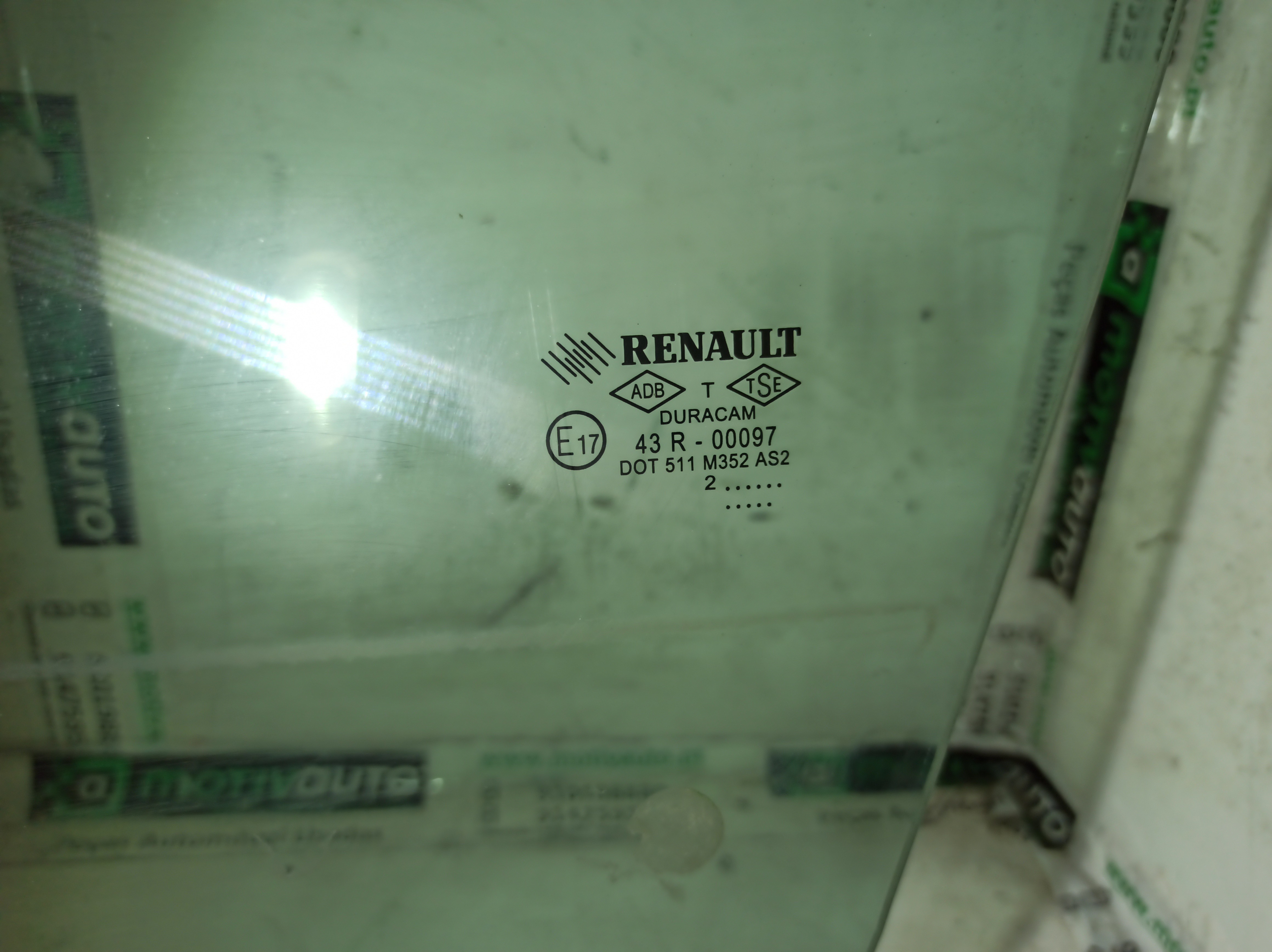 Vidro de Porta Frente Esquerdo RENAULT CLIO III Caixa (SB_, SR_) | 05 - 