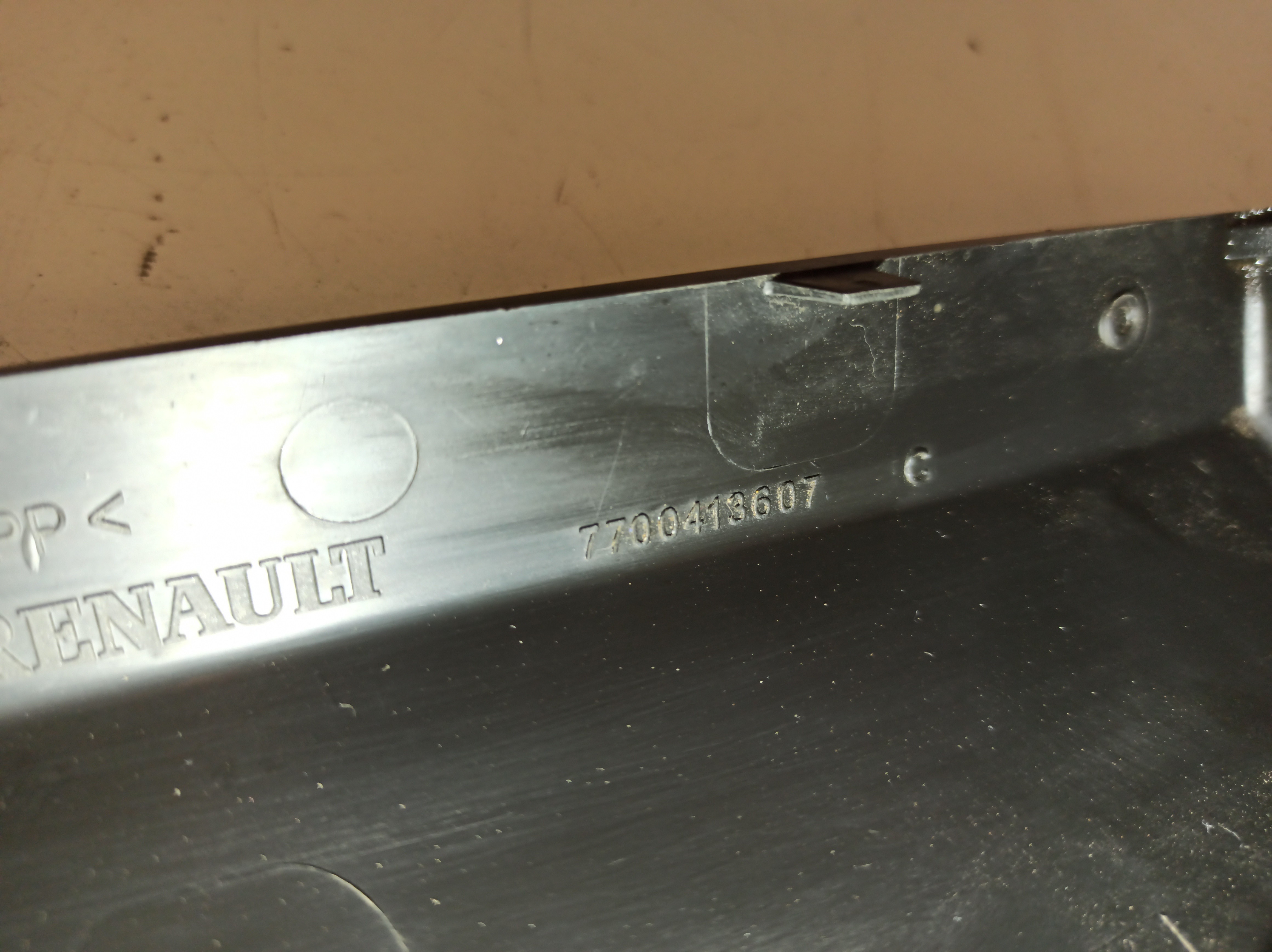 Tampa de caixa de fusiveis RENAULT KANGOO Express (FC0/1_) | 97 - 