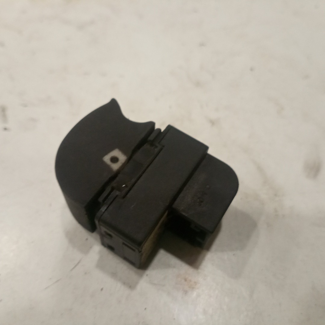Comutador de vidro frente direito AUDI A4 Avant (8E5, B6) | 00 - 05 Imagem-1