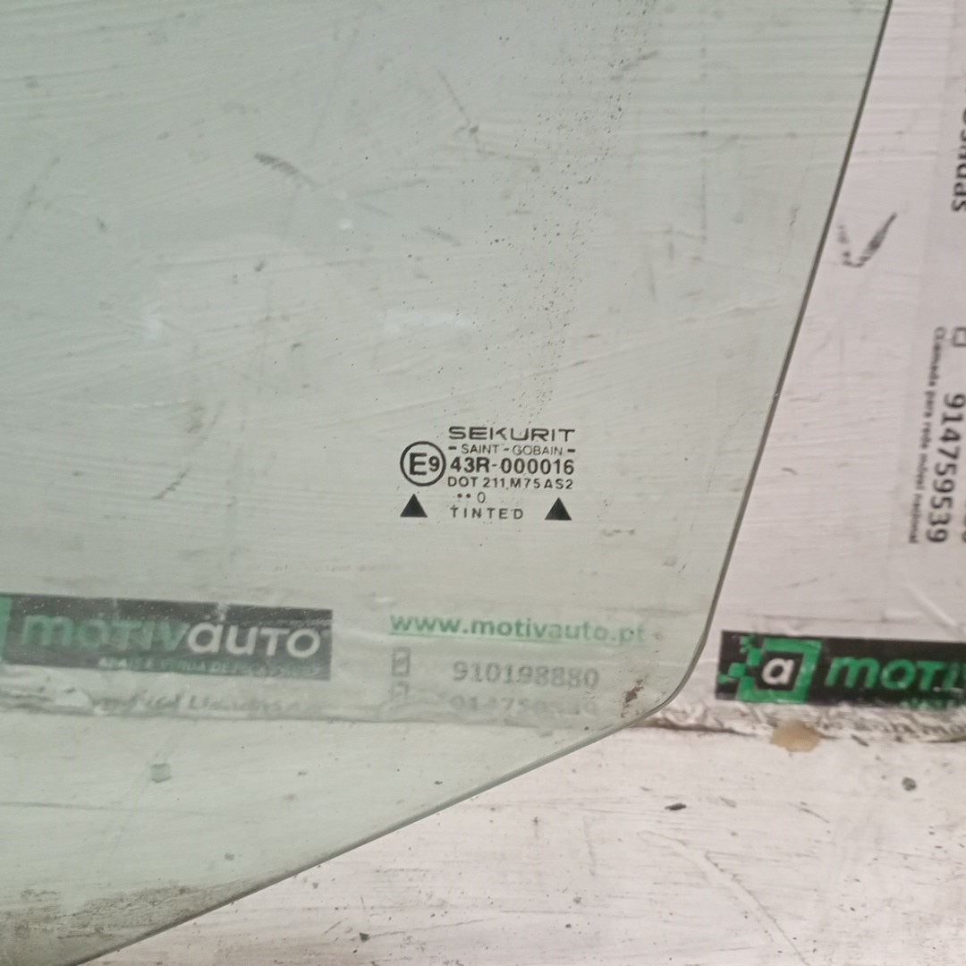 Vidro de Porta Frente Esquerdo SEAT CORDOBA Vario (6K5) | 99 - 02 Imagem-4