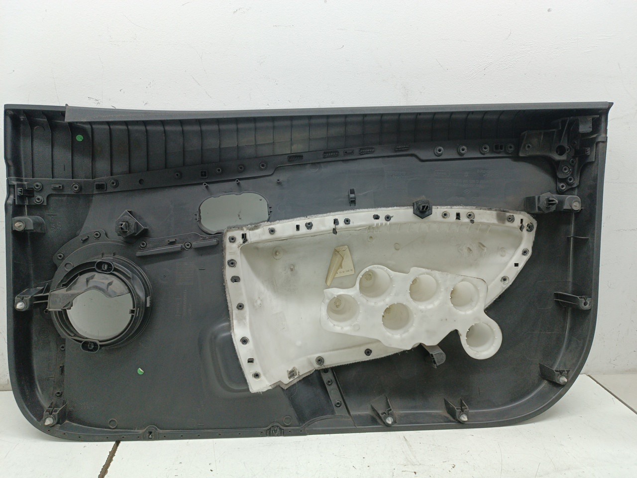 Quartela de porta frente esquerda RENAULT CLIO III (BR0/1, CR0/1) | 05 -  Imagem-1