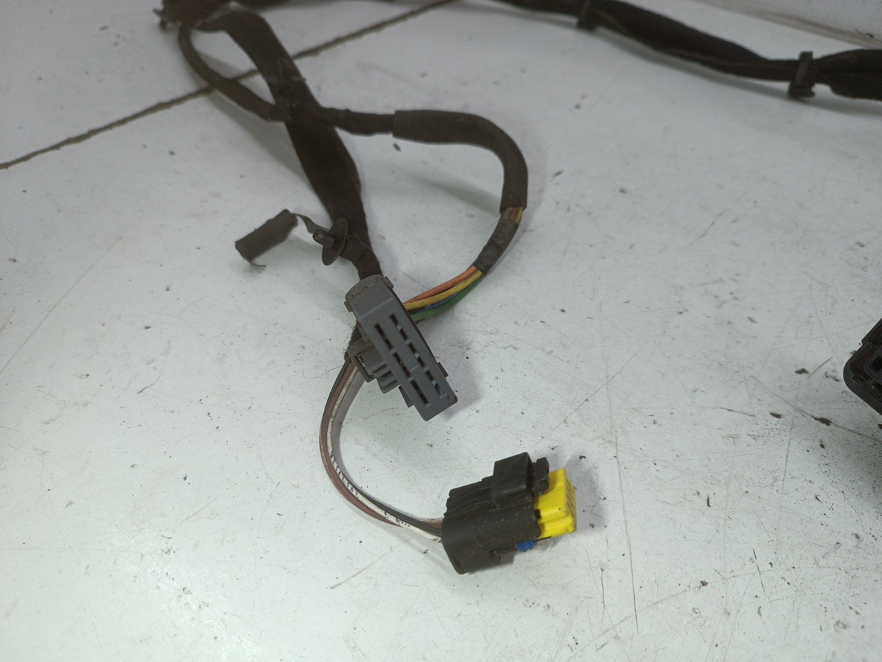 Instalação eléctrica porta frente esquerda RENAULT CLIO III (BR0/1, CR0/1) | 05 -  Imagem-2