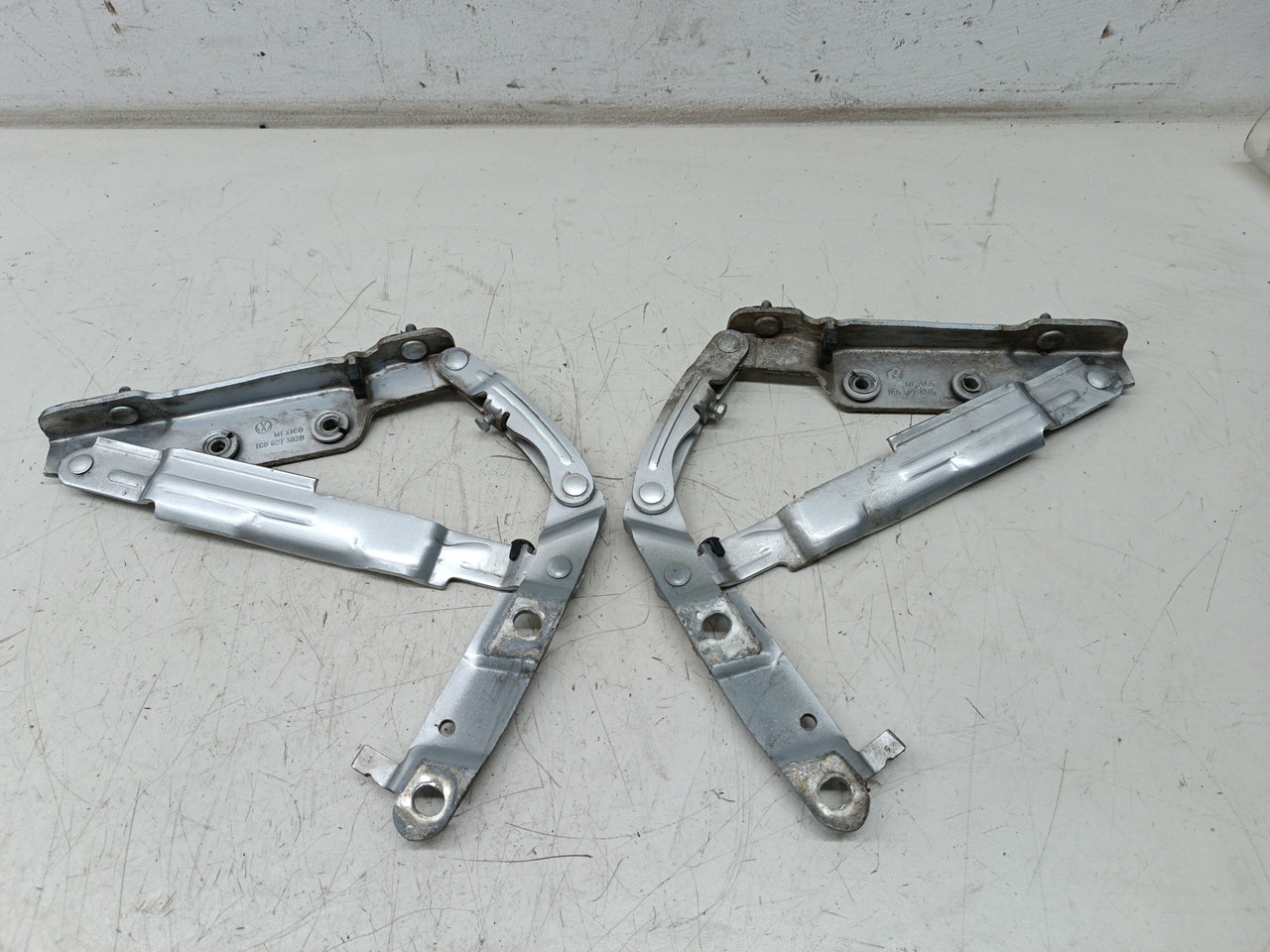 Dobradiça de mala VOLKSWAGEN NEW BEETLE (9C1, 1C1) | 98 - 10