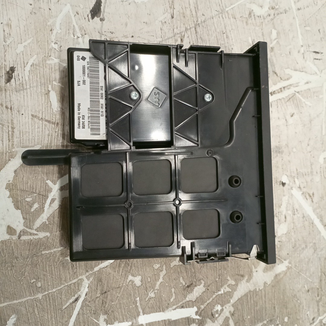 Acabamento de consola central VOLKSWAGEN GOLF VI Van (5K1_) | 08 - 12 Imagem-4
