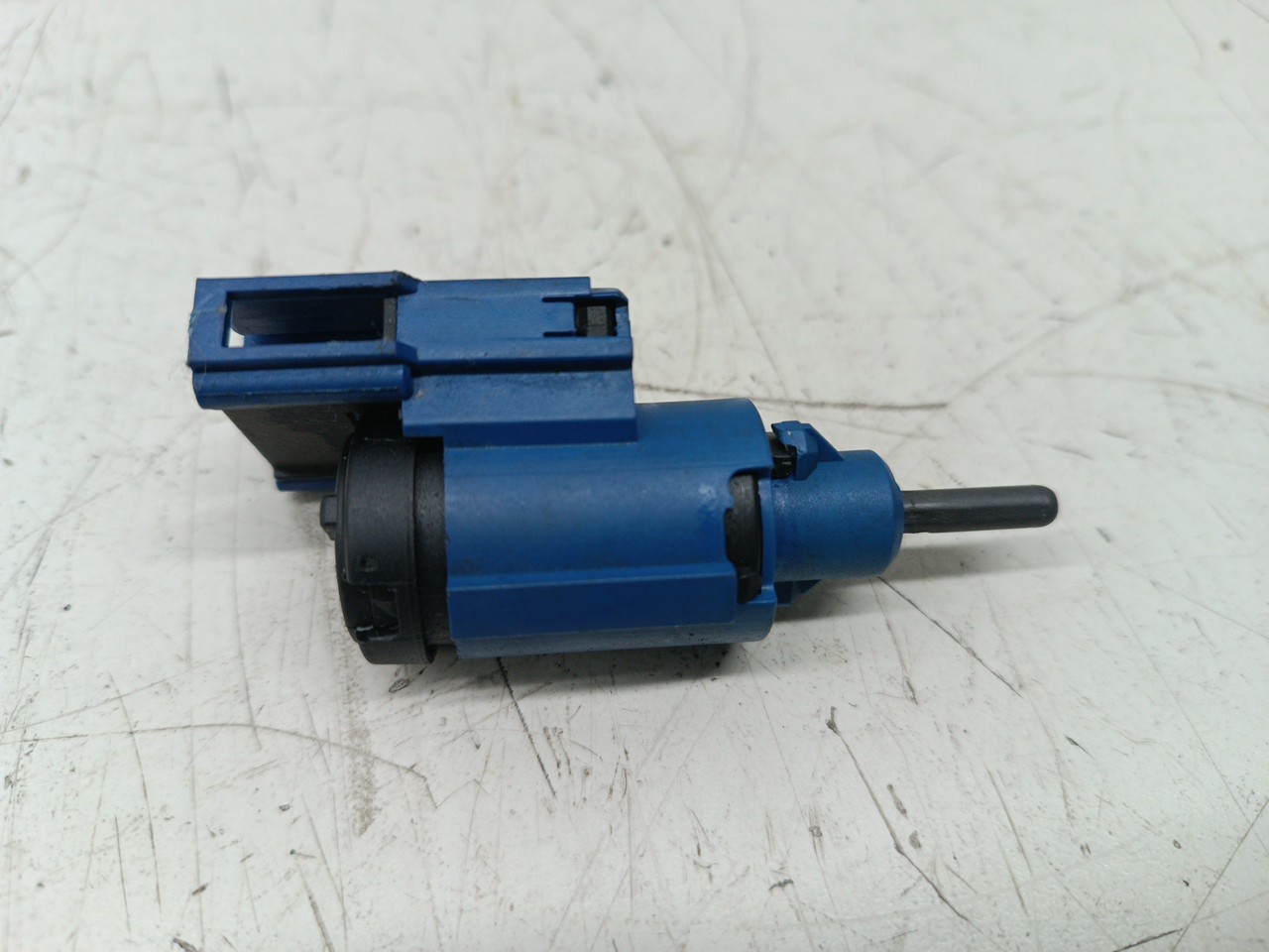 Sensor do pedal de embraiagem VOLKSWAGEN NEW BEETLE (9C1, 1C1) | 98 - 10 Imagem-2
