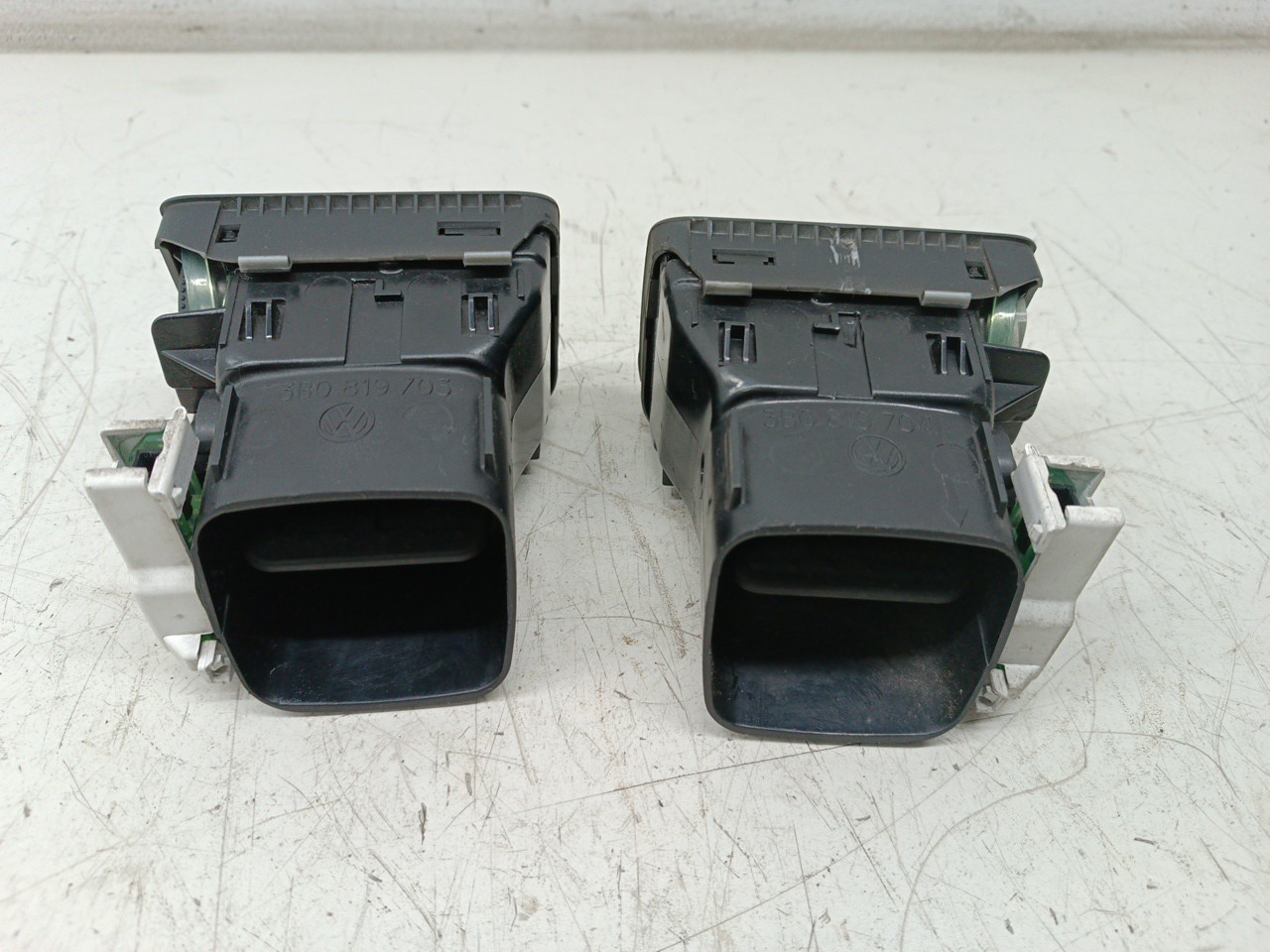 Difusor de ar VOLKSWAGEN PASSAT Variant (3B6) | 00 - 05 Imagem-2