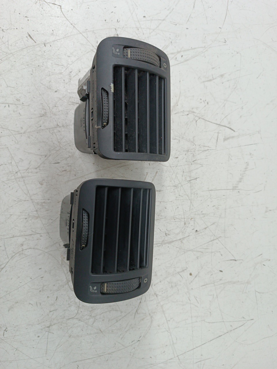 Difusor de ar VOLKSWAGEN PASSAT Variant (3B6) | 00 - 05 Imagem-4