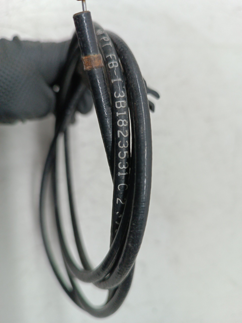 Cabo de fecho capô VOLKSWAGEN PASSAT Variant (3B6) | 00 - 05 Imagem-1