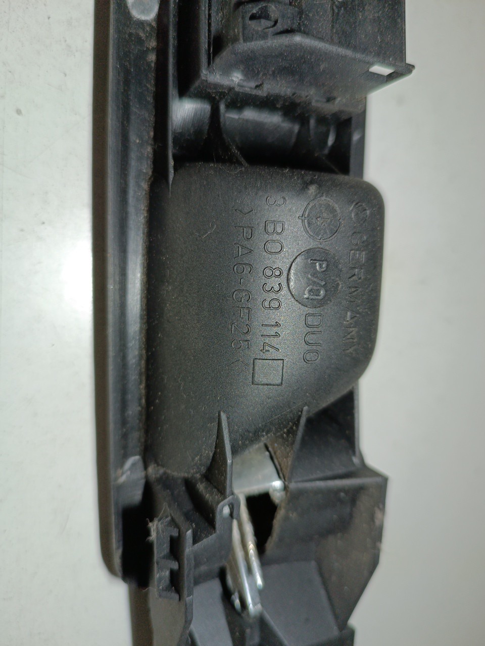 Puxador interior de porta traseira direita VOLKSWAGEN PASSAT Variant (3B5) | 97 - 01 Imagem-1