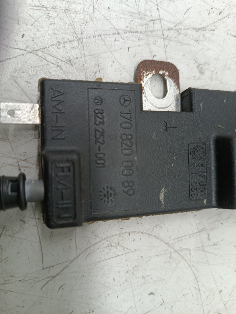 Amplificador de antena MERCEDES-BENZ SLK (R170) | 96 - 04 Imagem-1