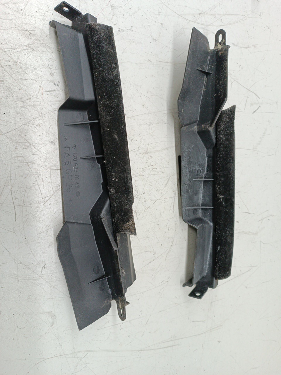 Acabamentos dos vidros das portas traseiras MERCEDES-BENZ SLK (R170) | 96 - 04