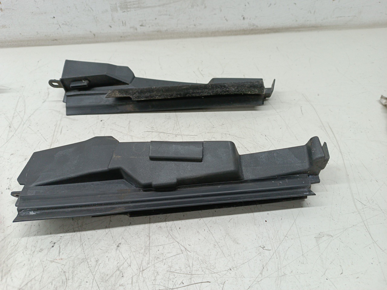 Acabamentos dos vidros das portas traseiras MERCEDES-BENZ SLK (R170) | 96 - 04 Imagem-4
