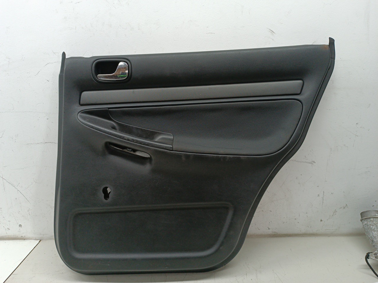Quartela de porta trás esquerda AUDI A4 Avant (8D5, B5) | 94 - 02