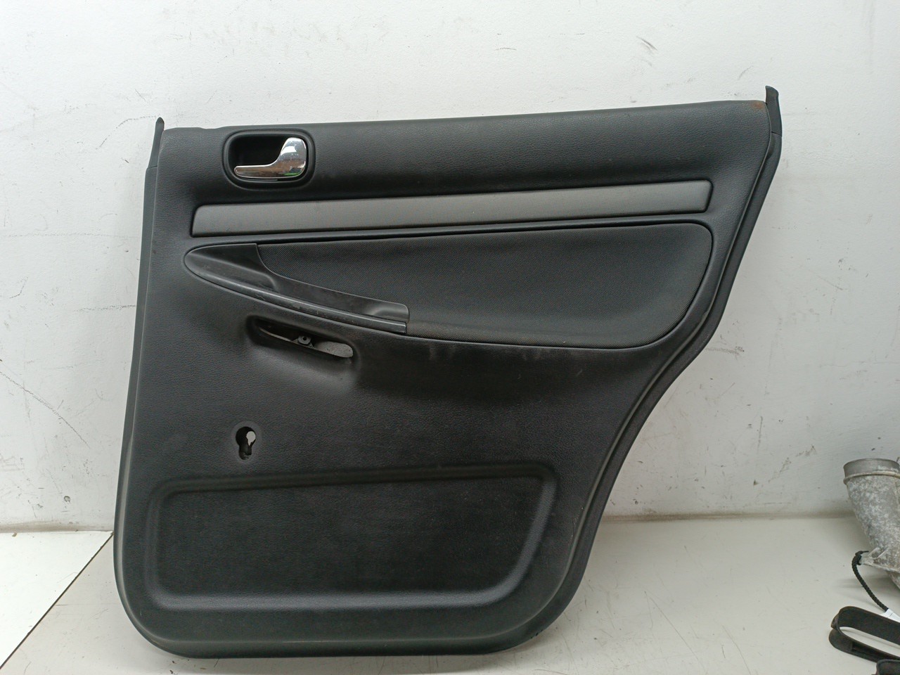 Quartela de porta trás esquerda AUDI A4 Avant (8D5, B5) | 94 - 02 Imagem-4