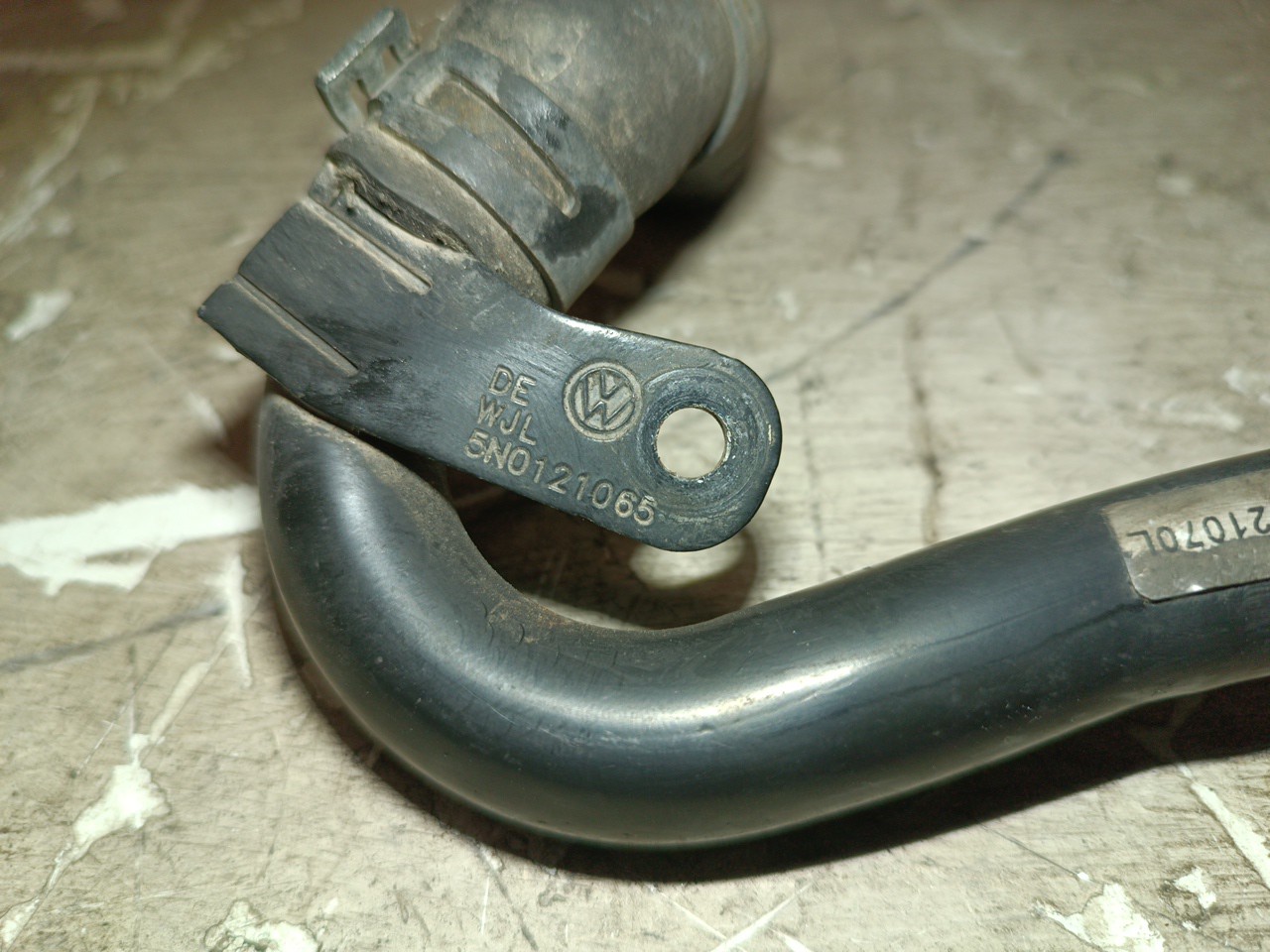 Tubo de Água VOLKSWAGEN GOLF VI (5K1) | 08 - 14 Imagem-1