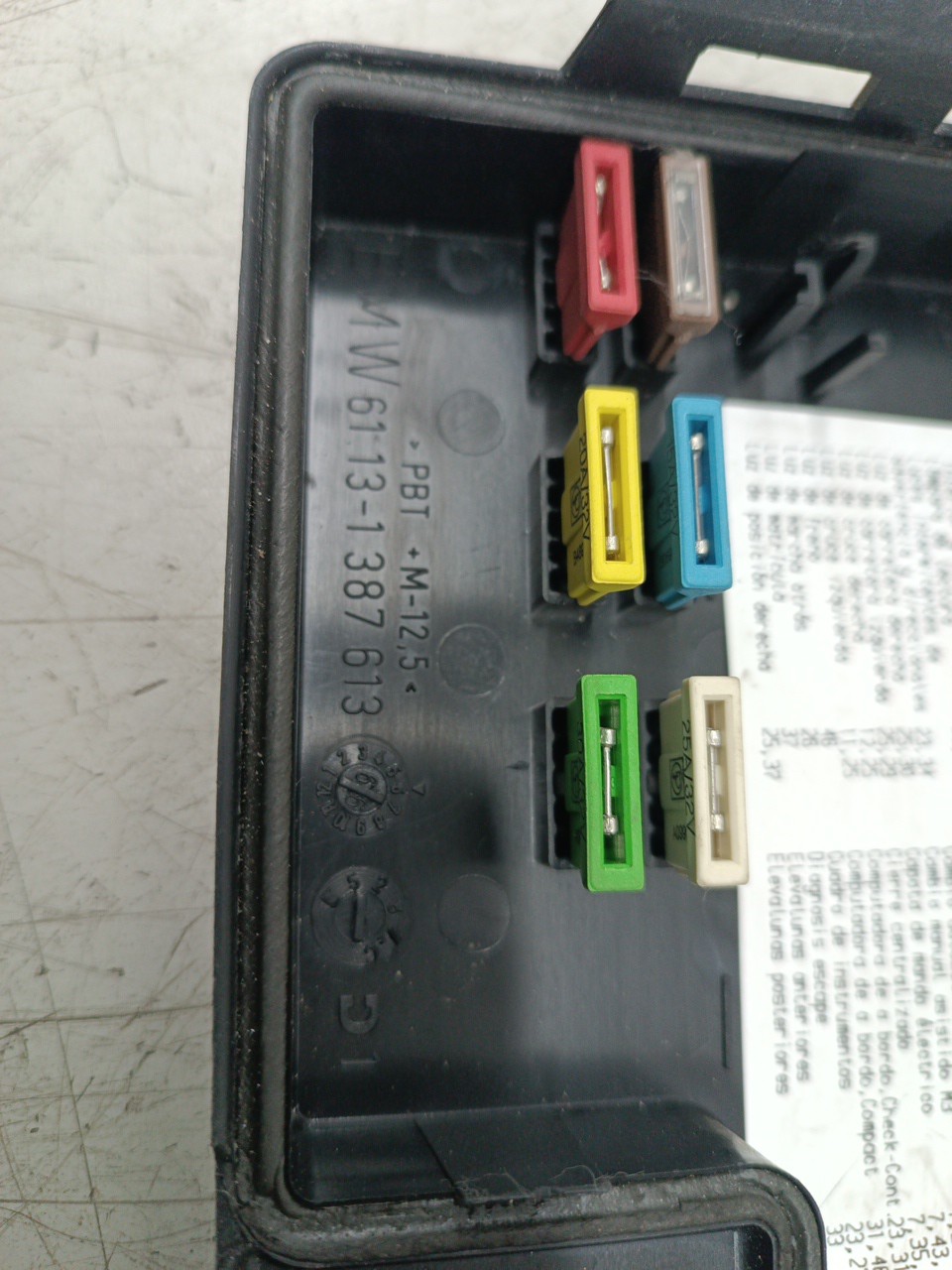 Tampa de caixa de fusiveis BMW 3 Compact (E36) | 94 - 00 Imagem-1