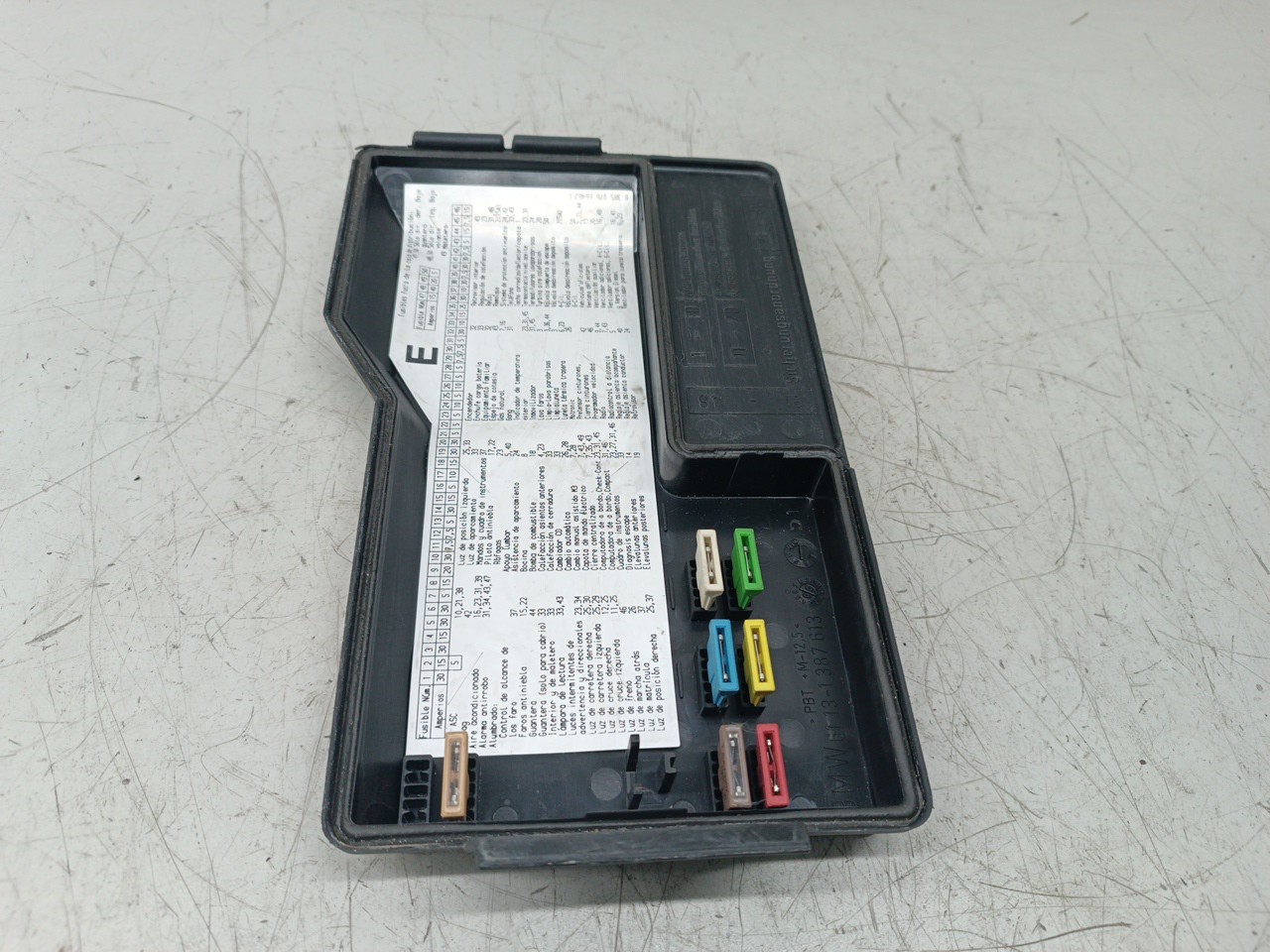Tampa de caixa de fusiveis BMW 3 Compact (E36) | 94 - 00 Imagem-4