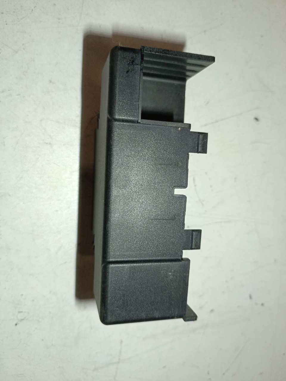 Tampa de caixa de fusiveis VAUXHALL ZAFIRA II (B) (A05) | 05 - 14 Imagem-2