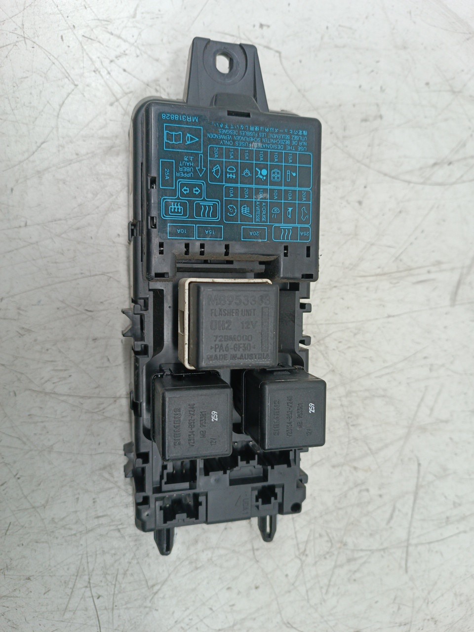 Unidade de control MITSUBISHI SPACE STAR Veículo multiuso (DG_A) | 98 - 04 Imagem-3