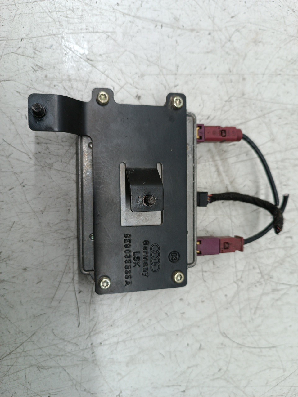 Amplificador de antena AUDI A4 Avant (8E5, B6) | 00 - 05 Imagem-1