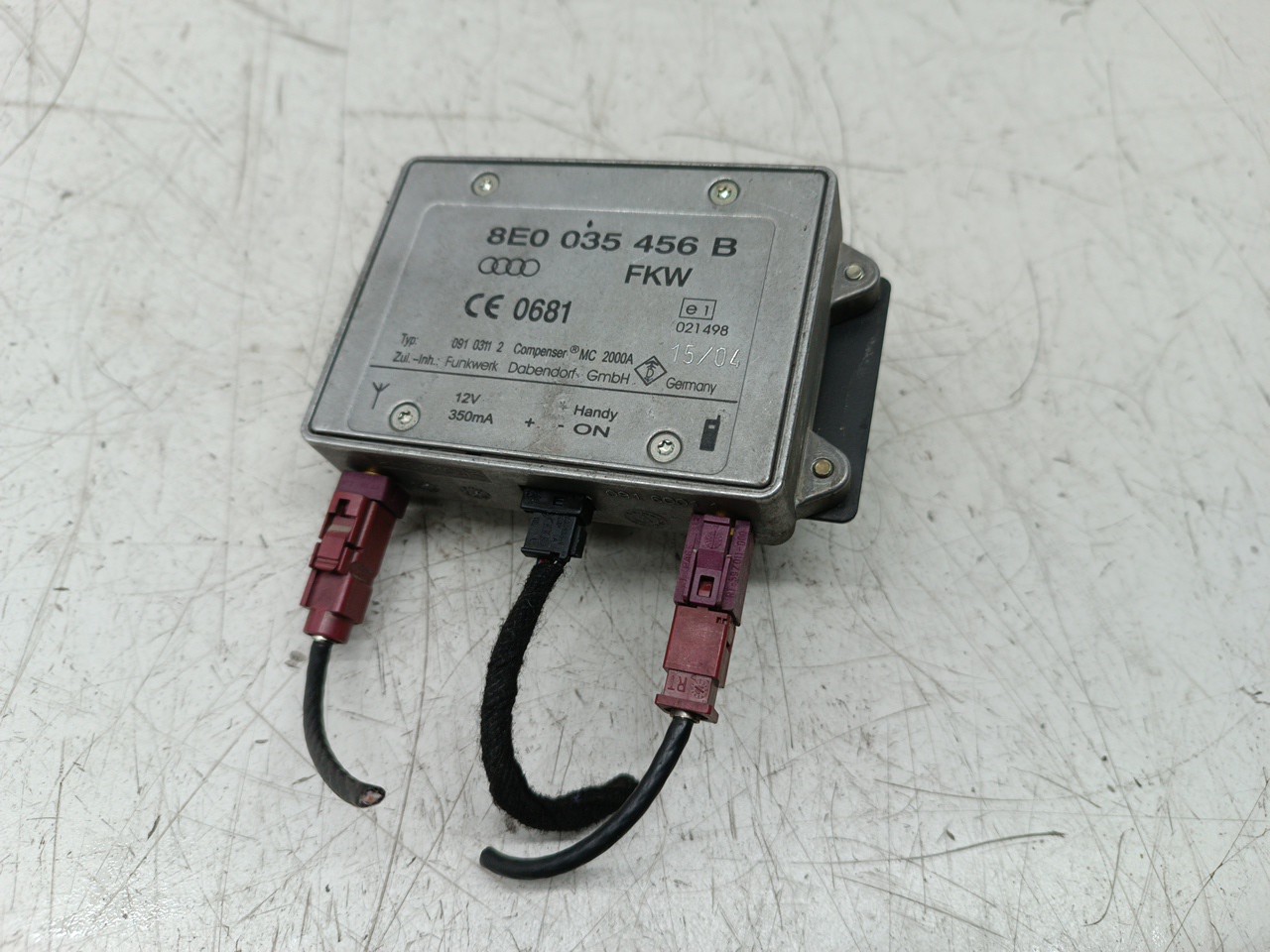 Amplificador de antena AUDI A4 Avant (8E5, B6) | 00 - 05 Imagem-4