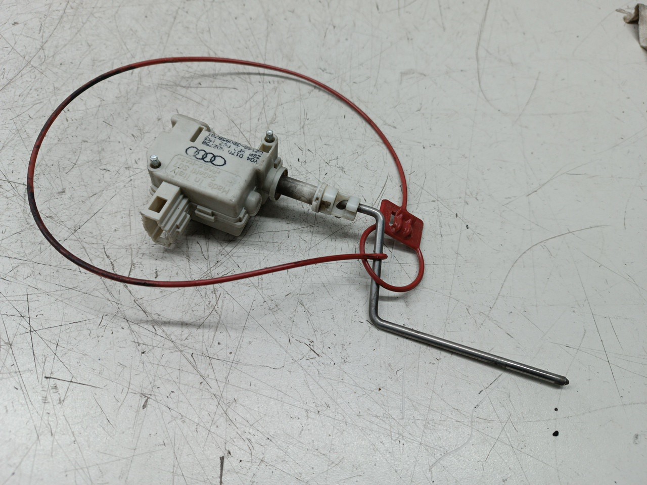 Fecho de deposito de combustível AUDI A4 Avant (8E5, B6) | 00 - 05 Imagem-4