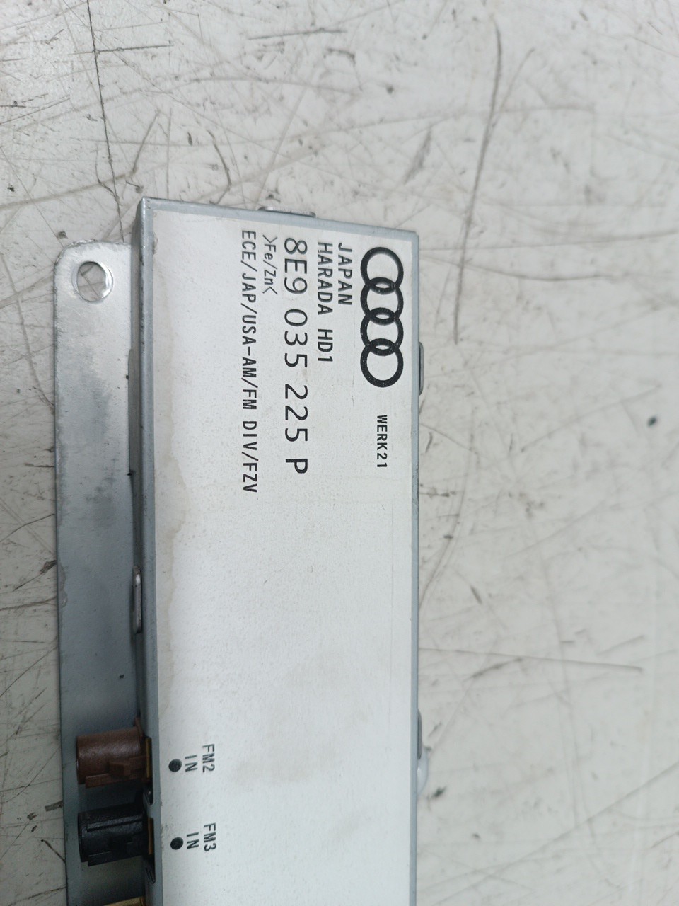 Amplificador de antena AUDI A4 Avant (8E5, B6) | 00 - 05 Imagem-1