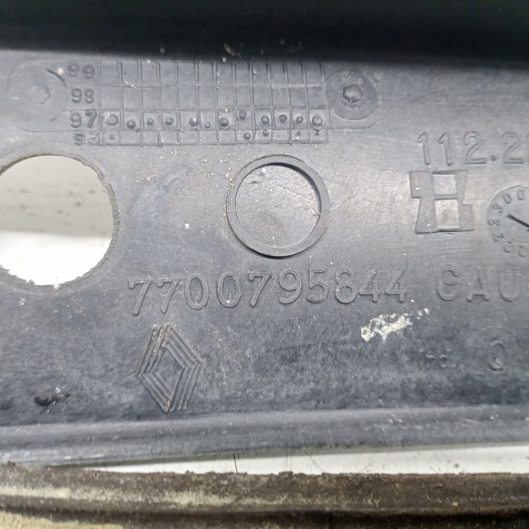 Grelha de torpedo RENAULT CLIO I (B/C57_, 5/357_) | 90 - 98 Imagem-1