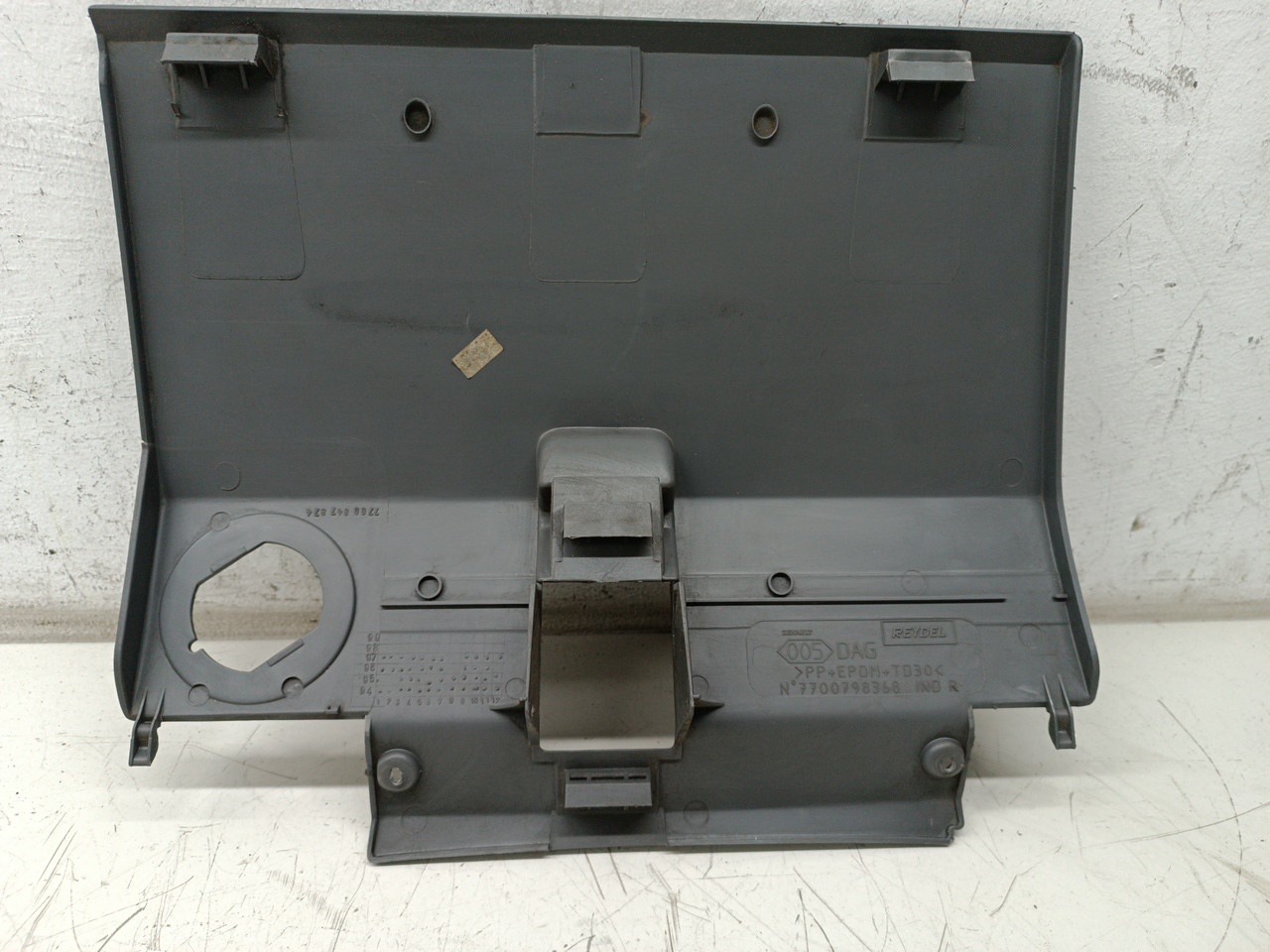 Painel inferior de tablier RENAULT CLIO I (B/C57_, 5/357_) | 90 - 98 Imagem-1