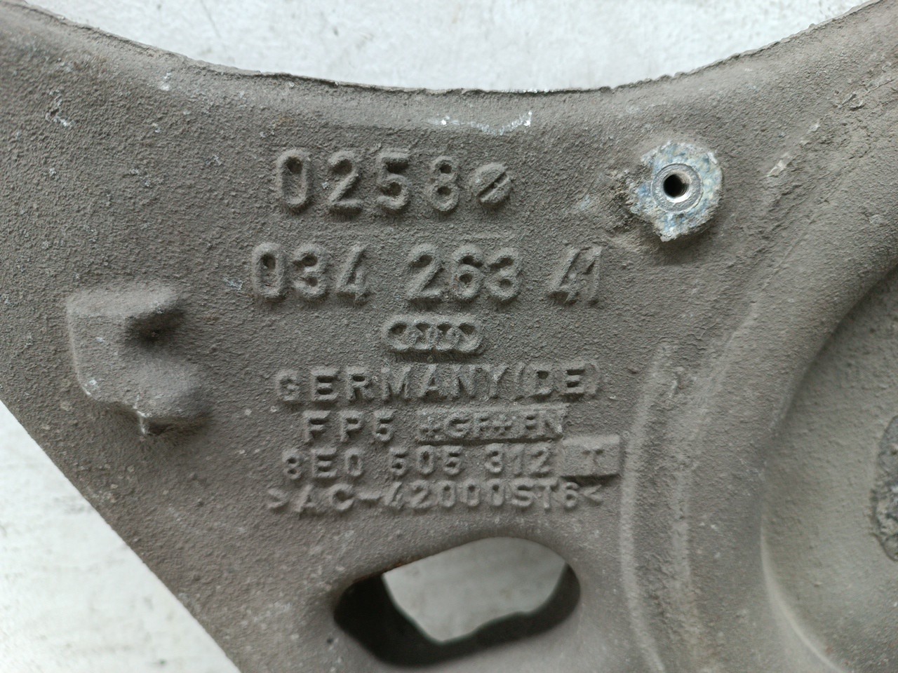 Braço de Suspensão traseiro direito AUDI A4 Avant (8E5, B6) | 00 - 05 Imagem-1
