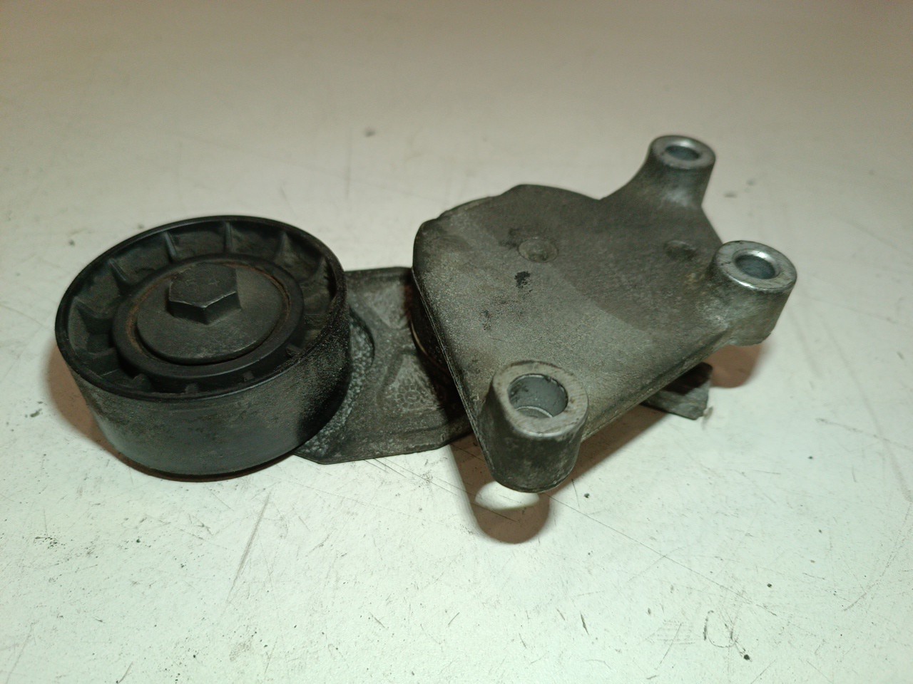 Rolo tensor, correia trapezoidal PEUGEOT 307 (3A/C) | 00 - 12 Imagem-2
