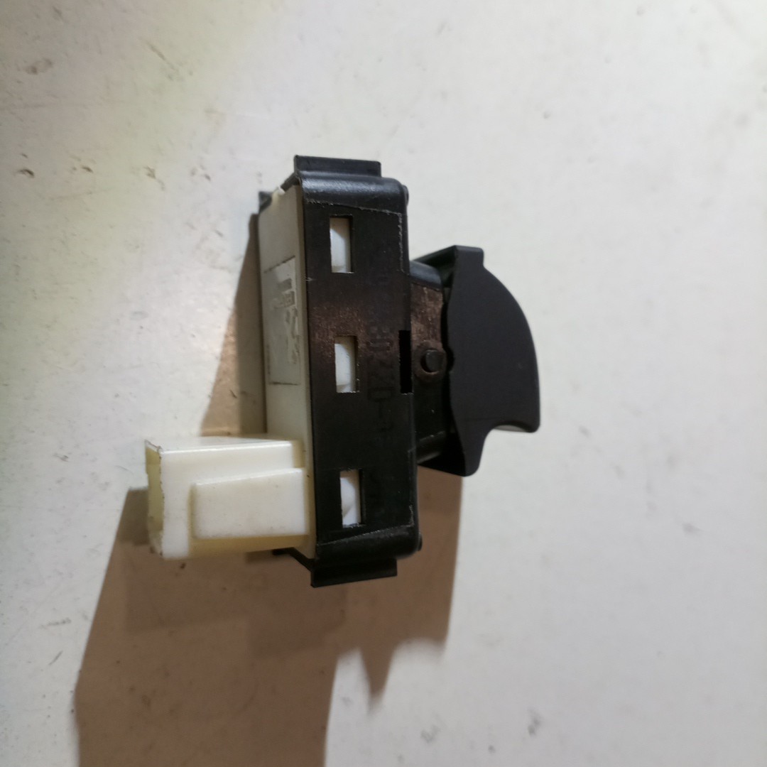 Comutador de vidro frente direito CITROEN BERLINGO (B9) | 08 -  Imagem-1