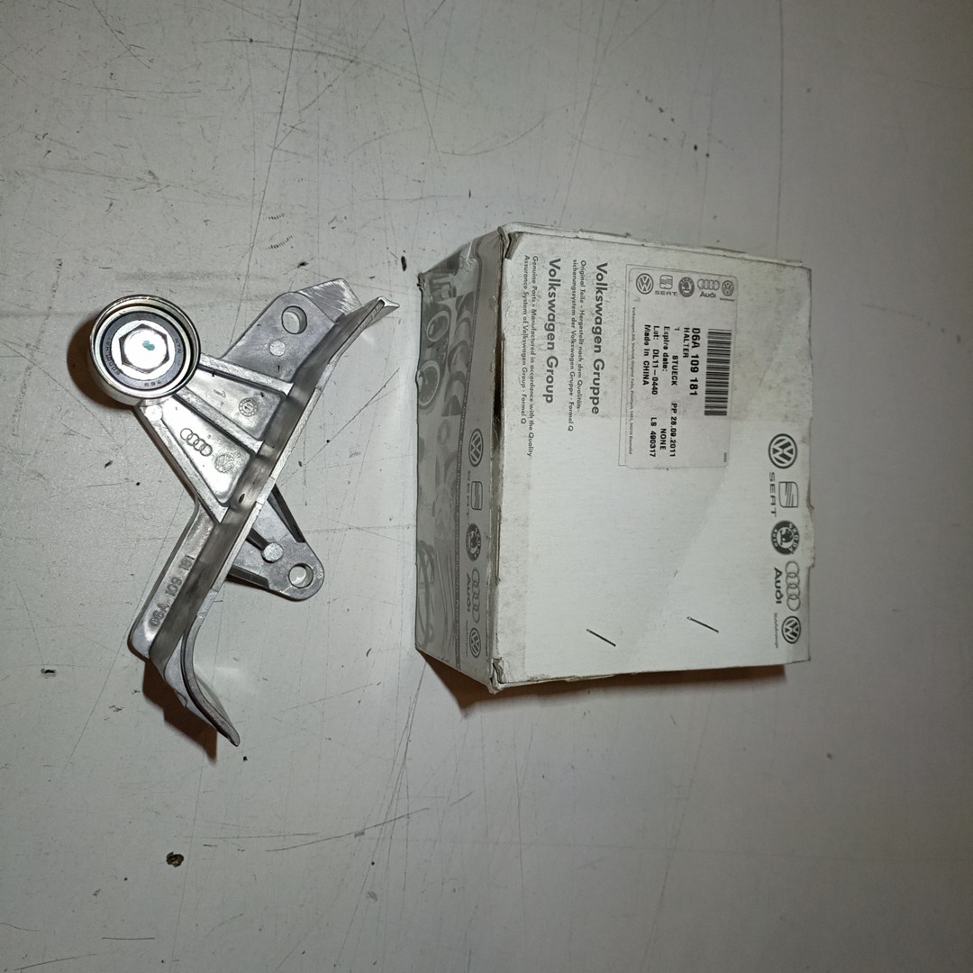 Rolo tensor, correia trapezoidal AUDI A4 Avant (8E5, B6) | 00 - 05