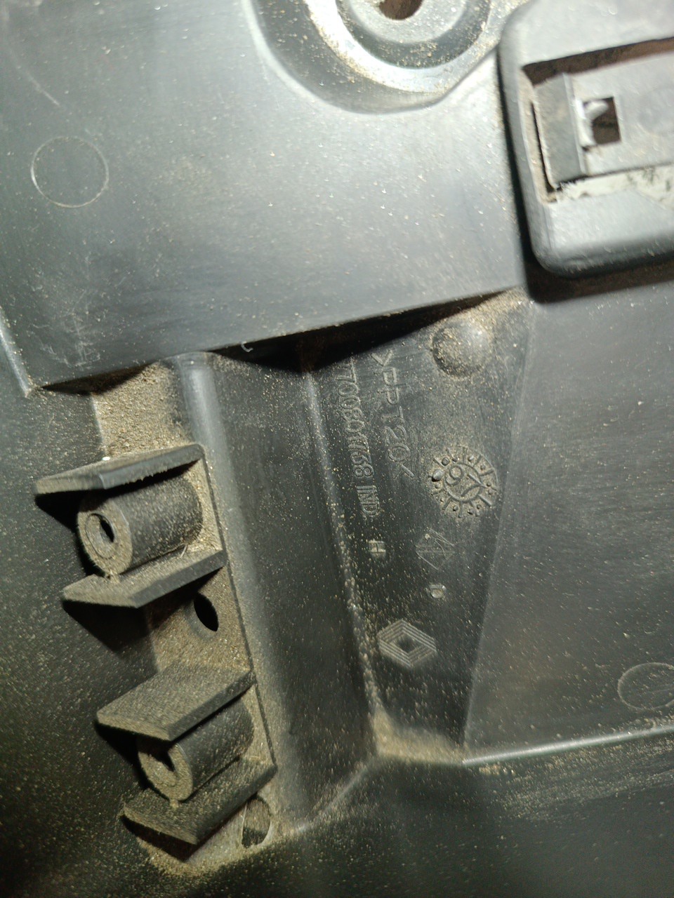 Tampa de caixa de fusiveis RENAULT CLIO I (B/C57_, 5/357_) | 90 - 98 Imagem-1