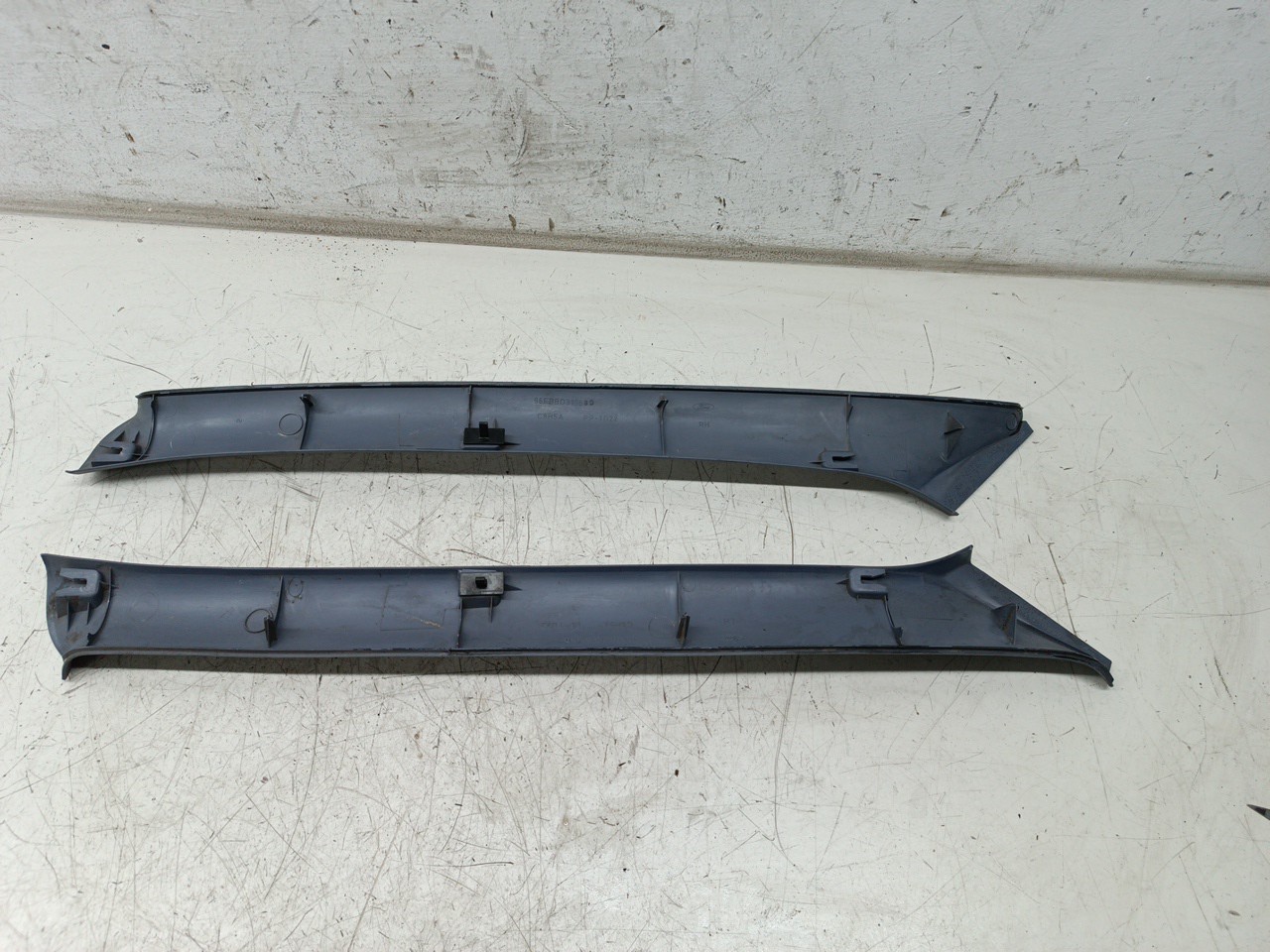 Moldura de pilar A FORD FIESTA IV (JA_, JB_) | 95 - 02 Imagem-1