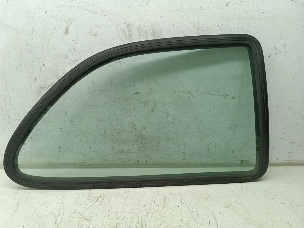 Vidro Traseiro Direito FORD FIESTA IV (JA_, JB_) | 95 - 02