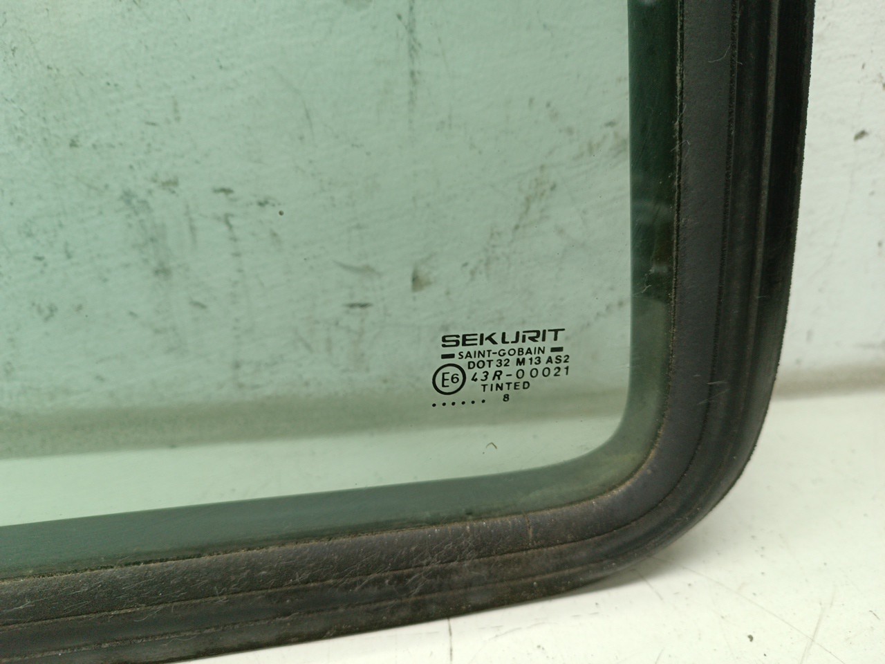 Vidro Traseiro Direito FORD FIESTA IV (JA_, JB_) | 95 - 02 Imagem-1