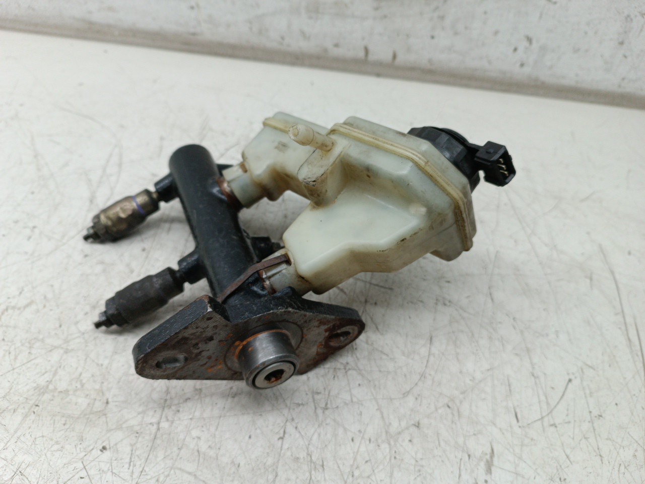 Bomba dos Travões FORD FIESTA IV (JA_, JB_) | 95 - 02 Imagem-3