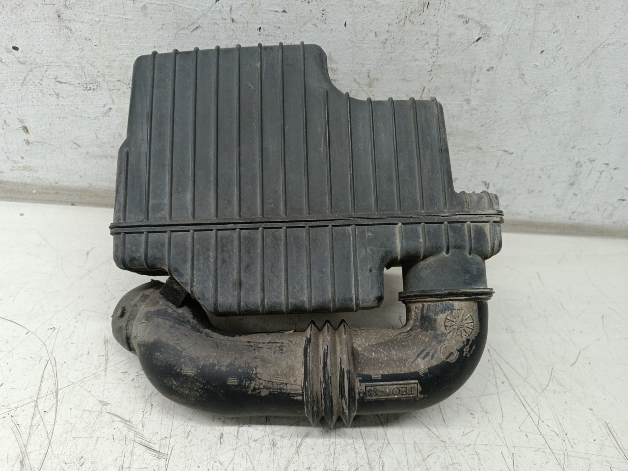 Ressonador de caixa de filtro de ar FORD FIESTA IV (JA_, JB_) | 95 - 02 Imagem-4