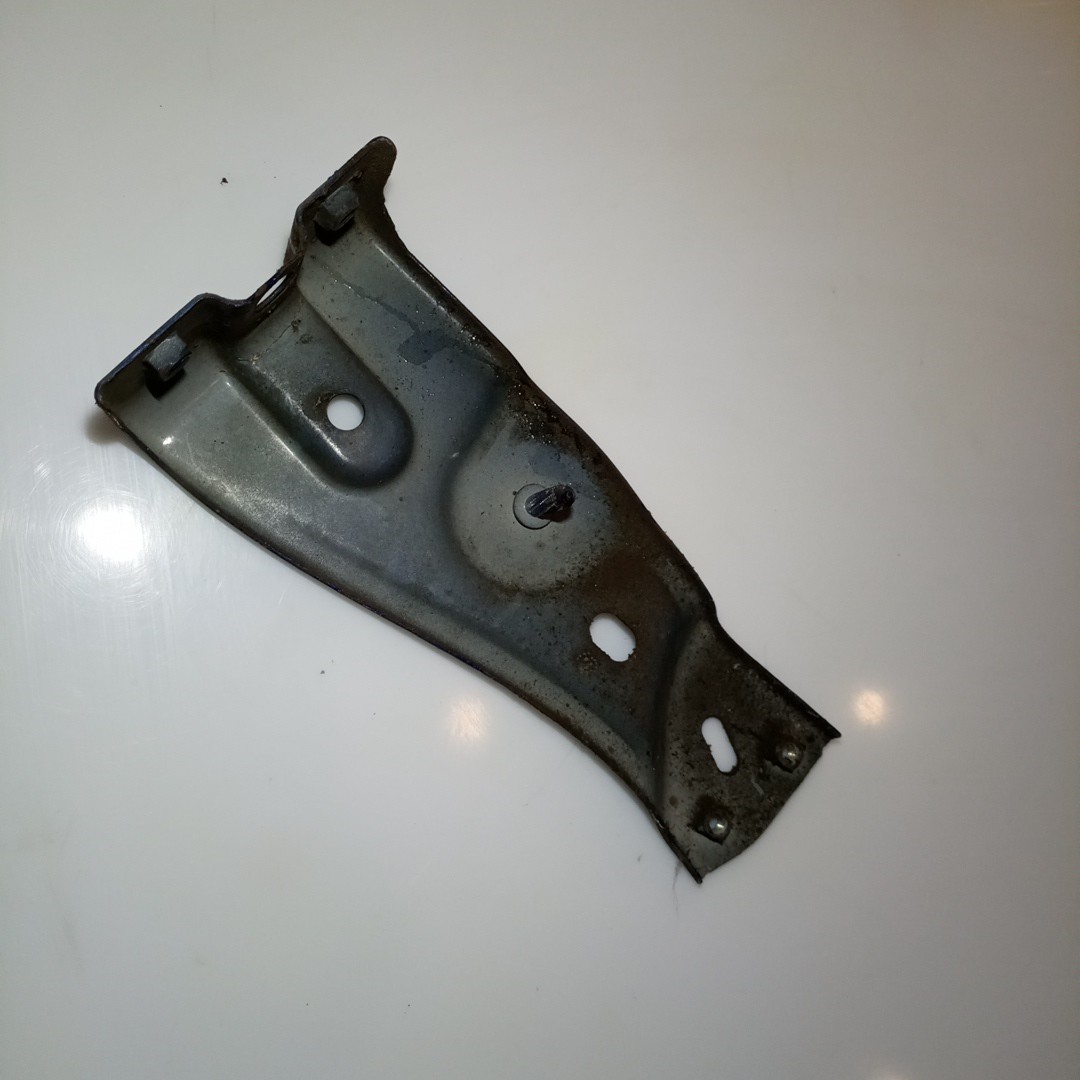 Suporte de montagem guarda lamas VOLKSWAGEN PASSAT Variant (3C5) | 05 - 11 Imagem-3