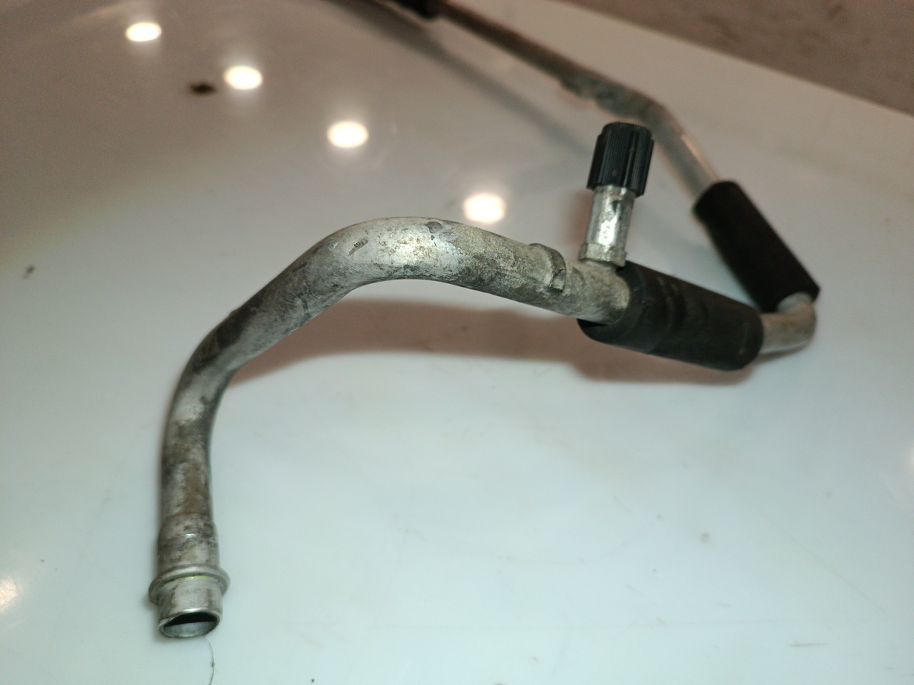 Tubo de Ar condicionado VOLKSWAGEN PASSAT Variant (3A5, 35I) | 88 - 97 Imagem-1