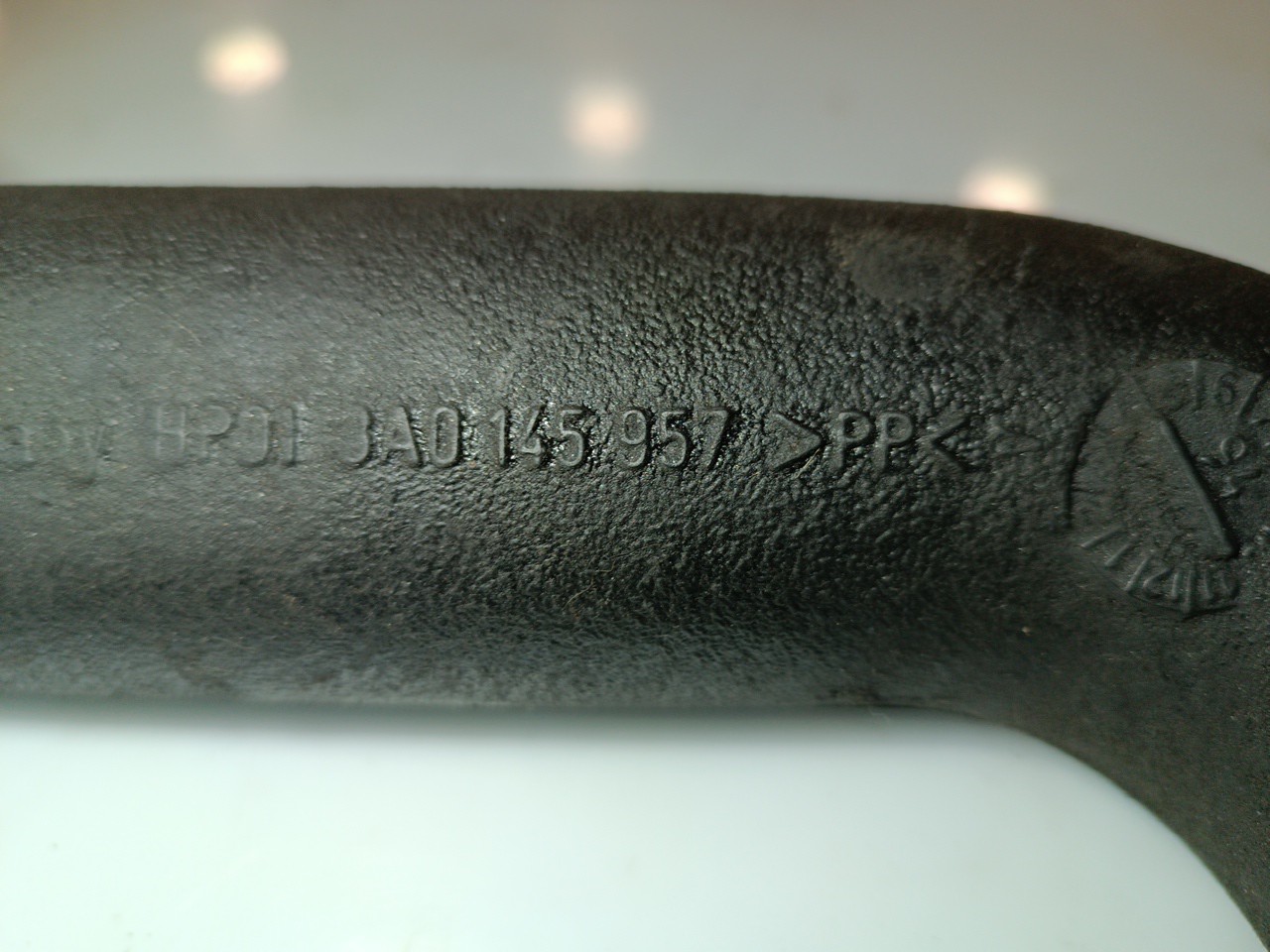 Tubagem do Intercooler VOLKSWAGEN PASSAT Variant (3A5, 35I) | 88 - 97 Imagem-1