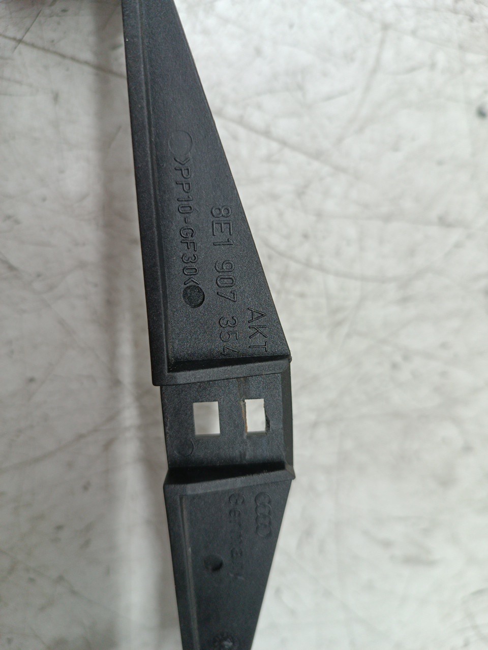 Suporte de centralina AUDI A4 Avant (8E5, B6) | 00 - 05 Imagem-2