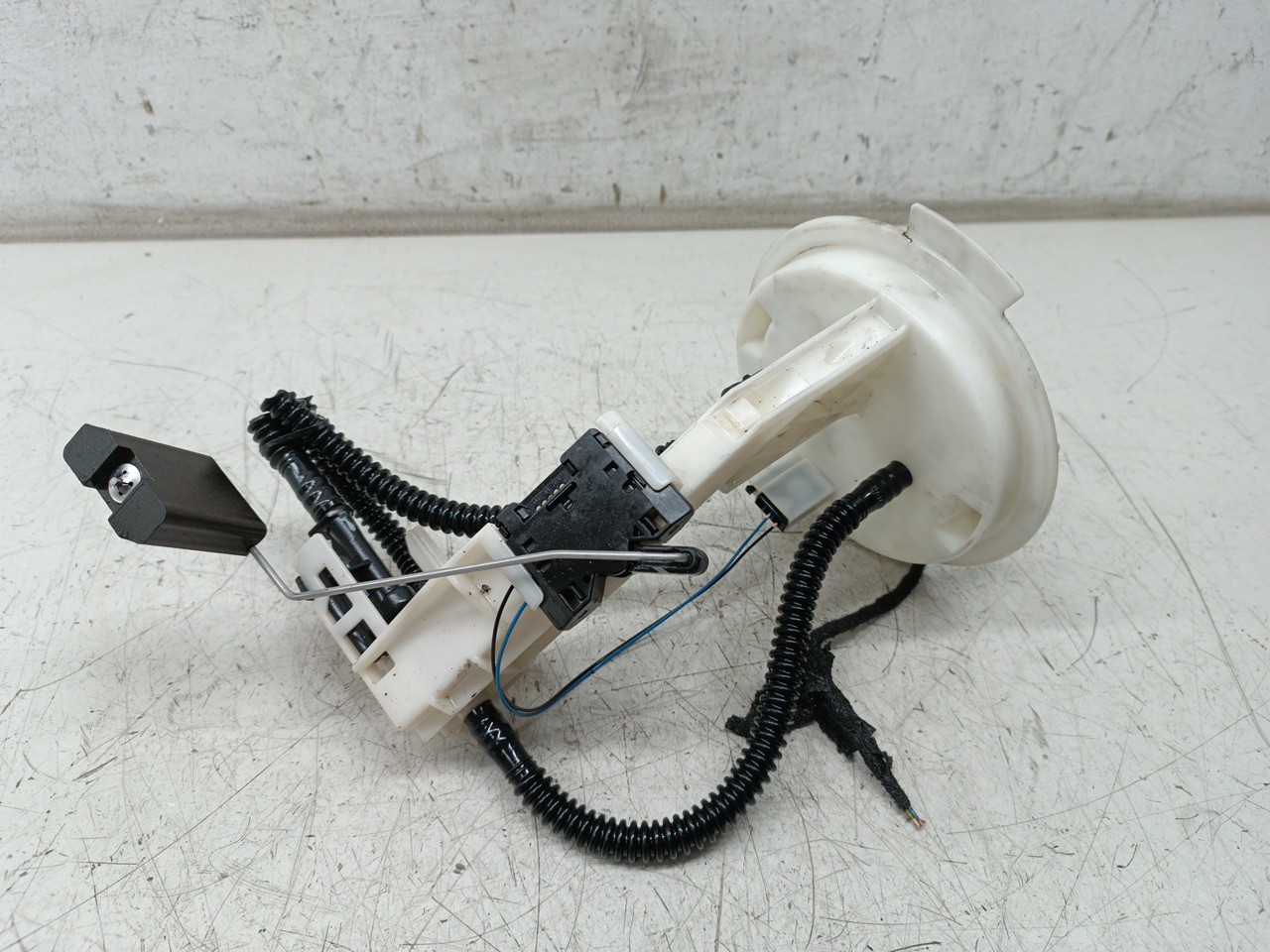 Boia do Combustível MERCEDES-BENZ C-CLASS (W204) | 07 - 15 Imagem-1