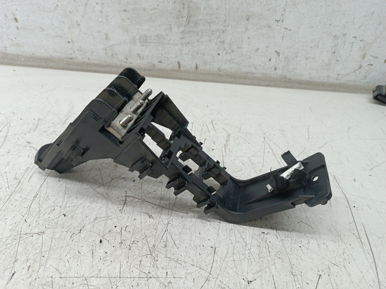 Placa de suporte de fusíveis AUDI A4 Avant (8ED, B7) | 04 - 08 Imagem-2