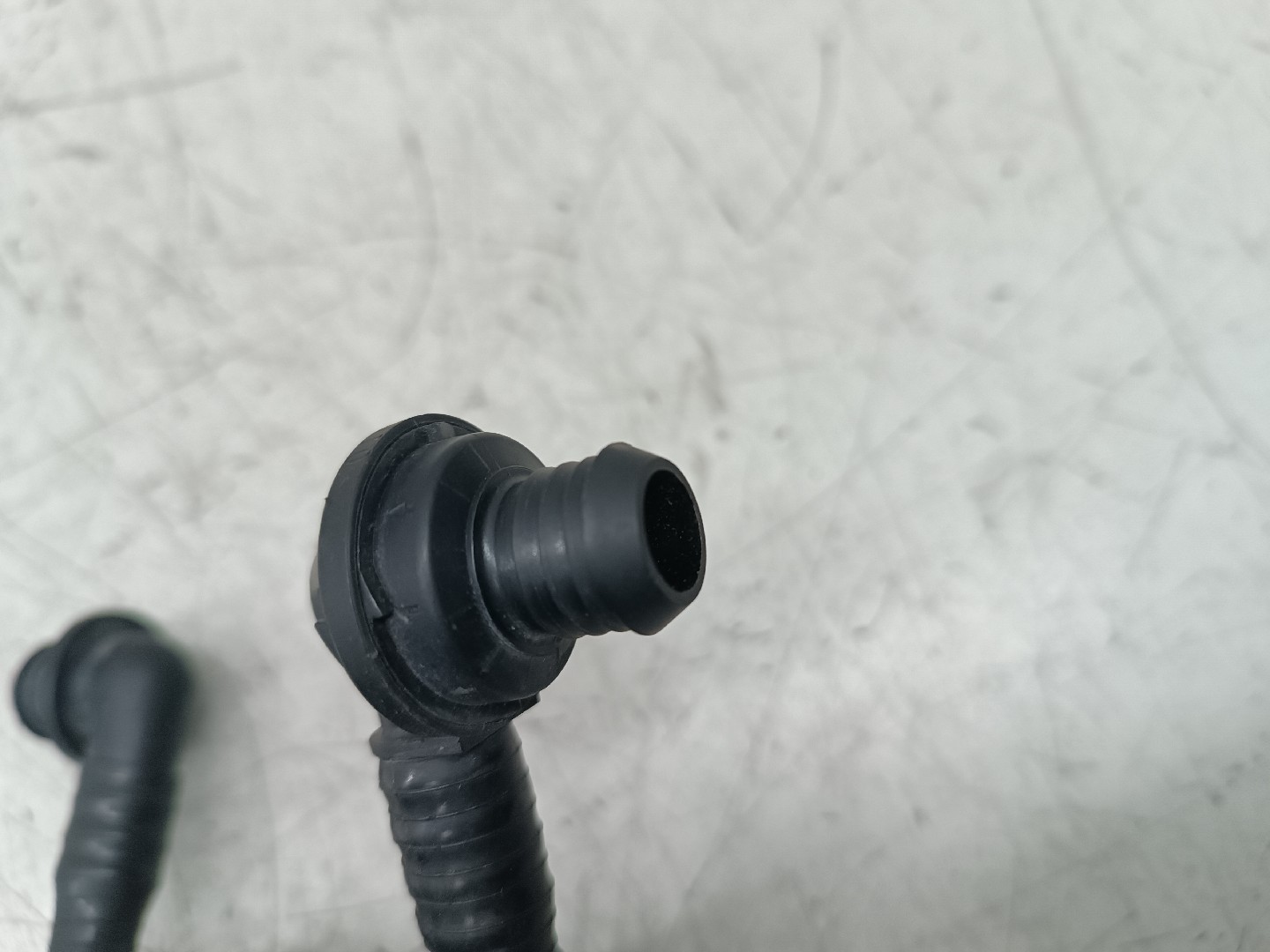 Tubo flexível de vacuo,sistema de travagem AUDI A4 Avant (8ED, B7) | 04 - 08 Imagem-1