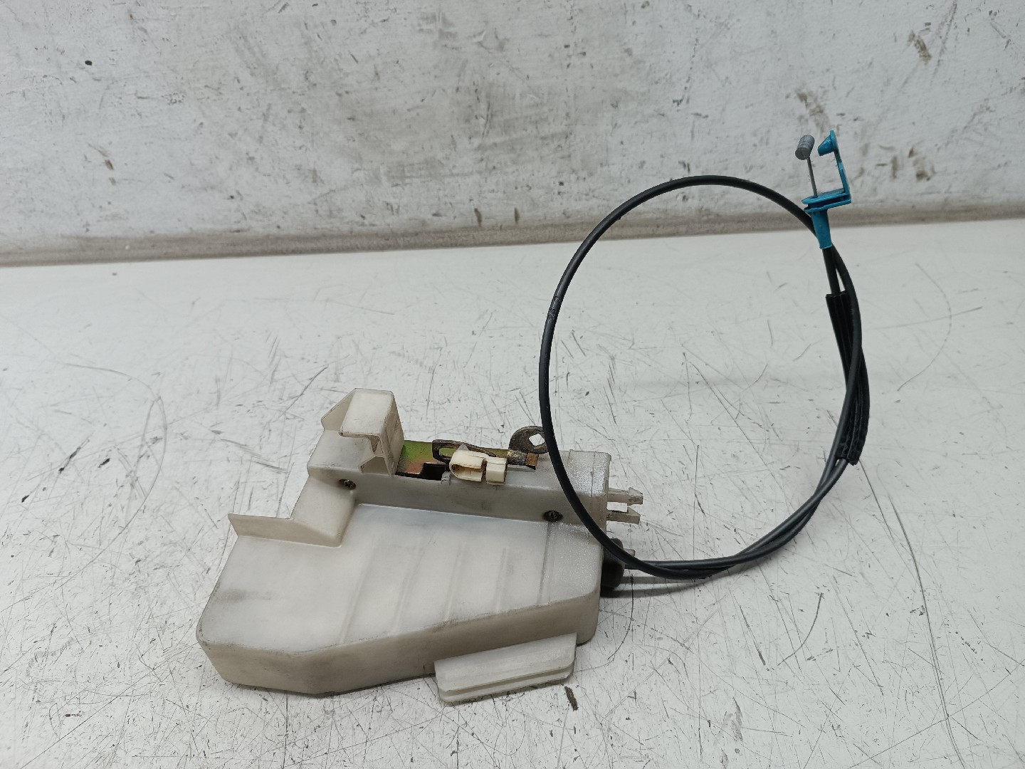 Fecho da Porta Frente Direito FORD FIESTA IV (JA_, JB_) | 95 - 02