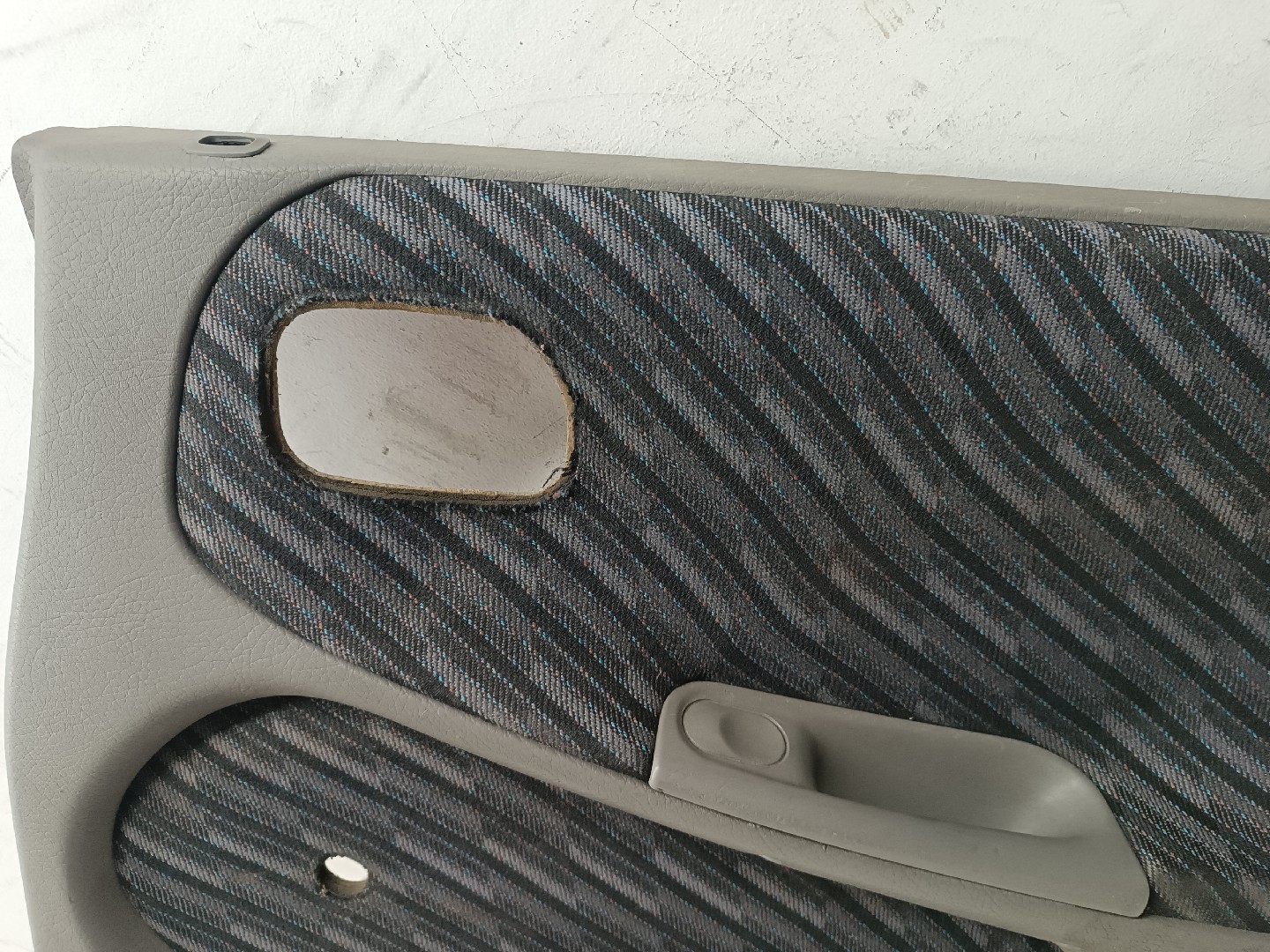 Quartela de porta trás direita OPEL ASTRA F Combi (T92) | 91 - 98 Imagem-1